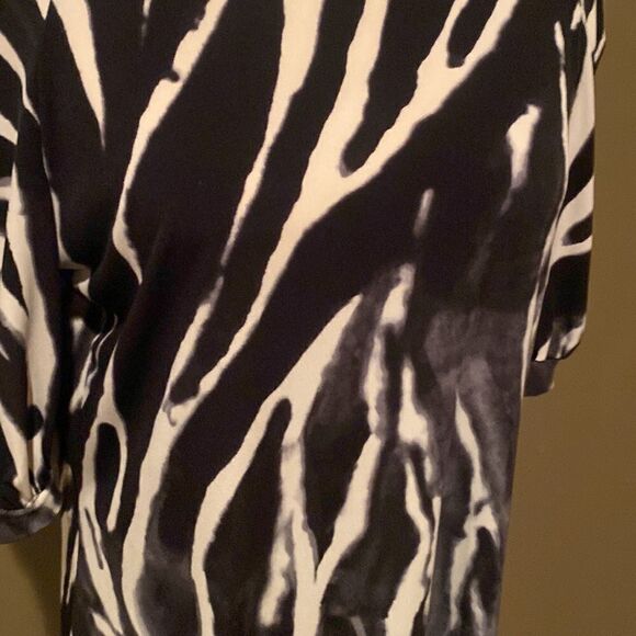 Chico’s Animal Print Dress Size Medium Black & White - Picture 3 of 9